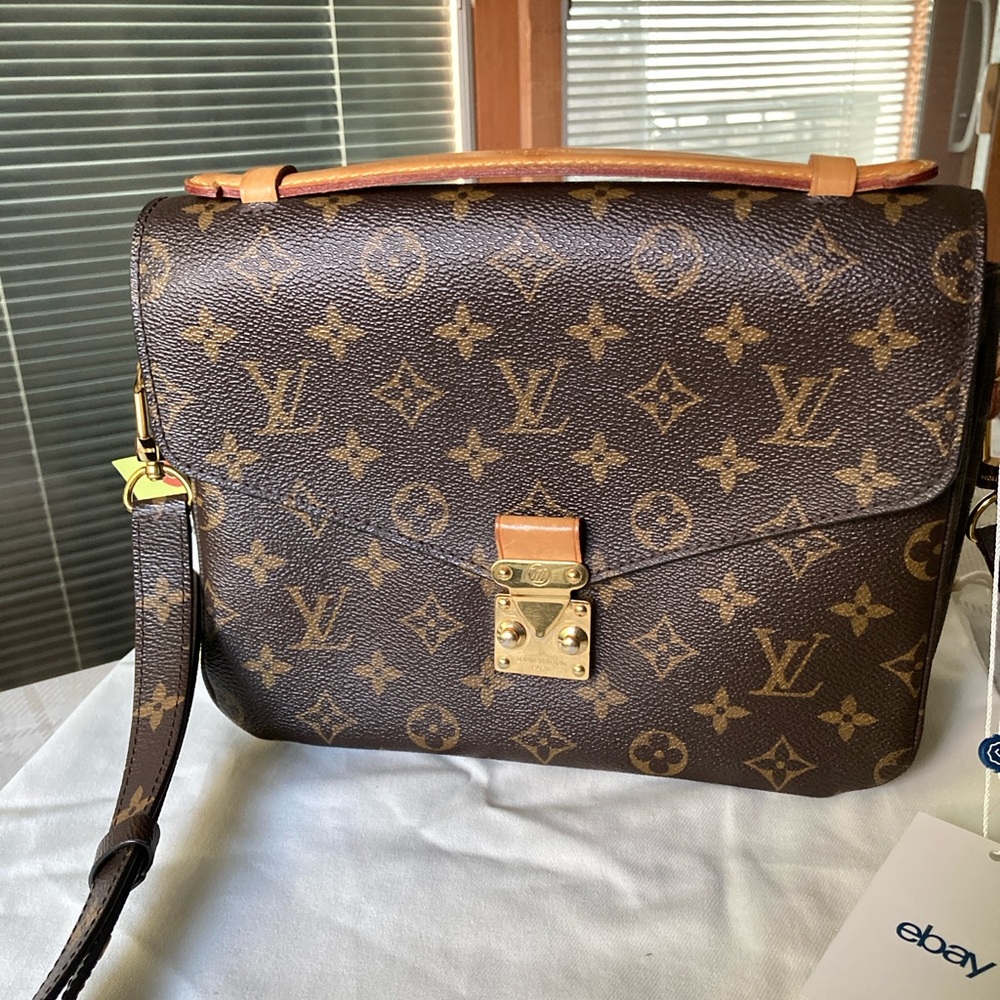 Authentic Louis Vuitton Monogram Pochette Metis Bag